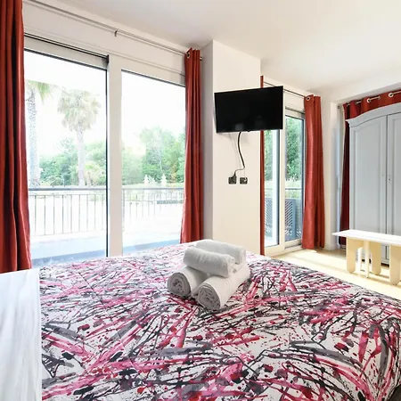 Daire Eric Du Near With Pool & Parkingfree *
